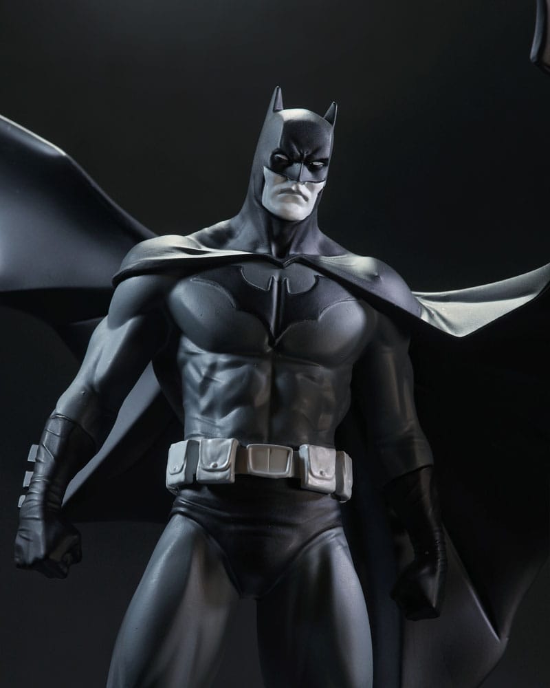 Batman Black & White Staty av Jorge Jimenez - 27 cm