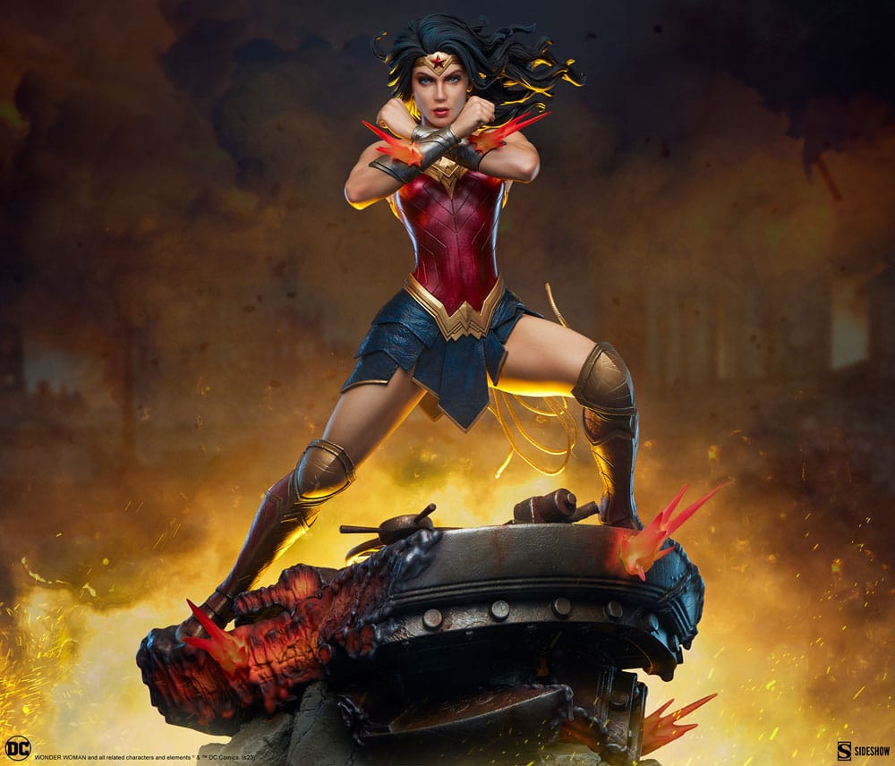 DC Comics Premium Format Staty Wonder Woman: Saving the Day 50 cm